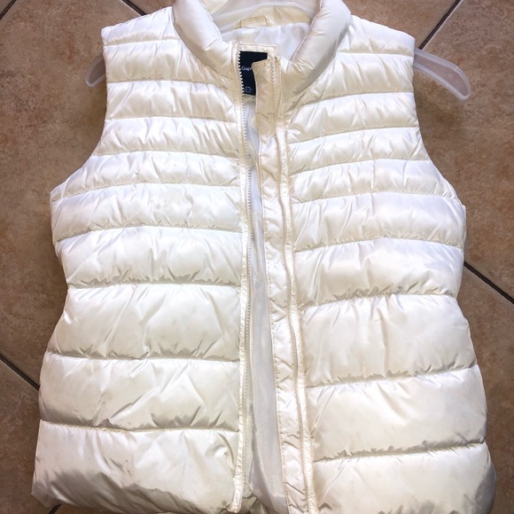 Vest - Picture 1 of 3